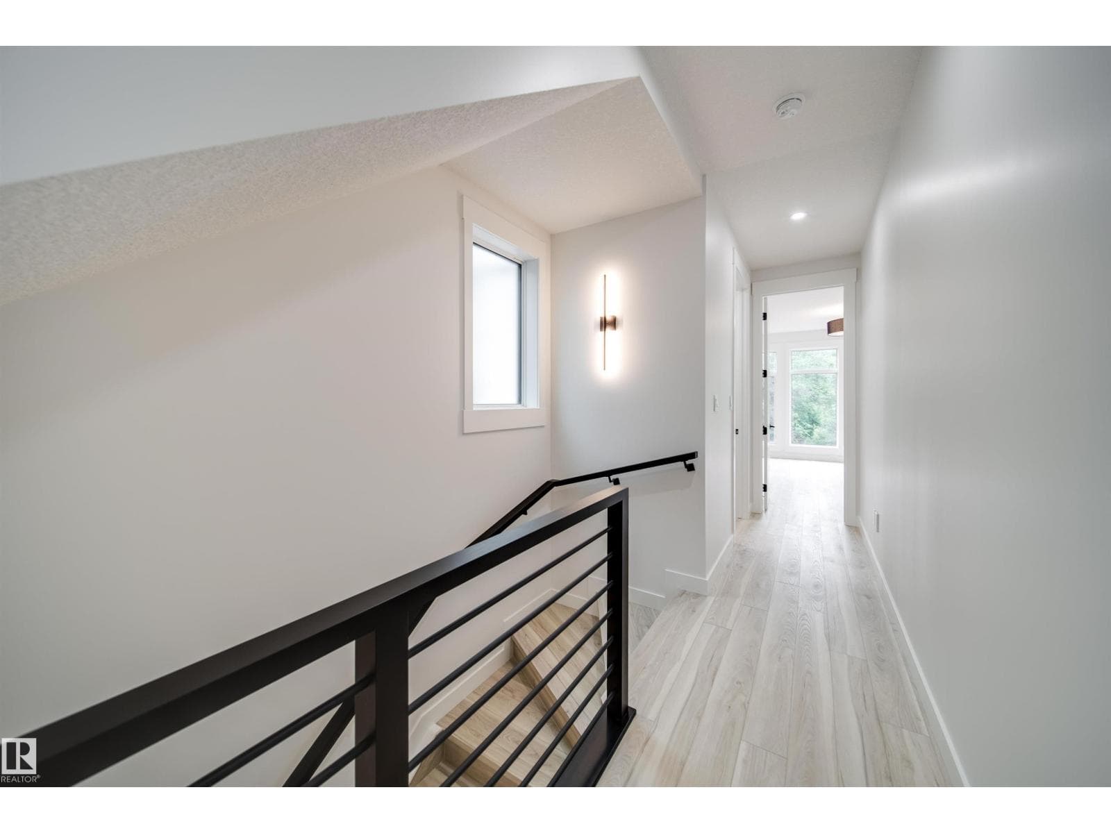 9919 87 ST NW — photo 9 of 41