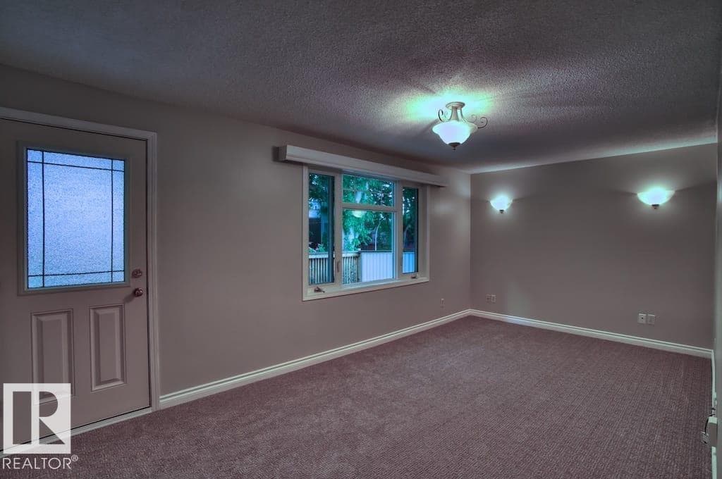 10026 87 AV NW — photo 23 of 44