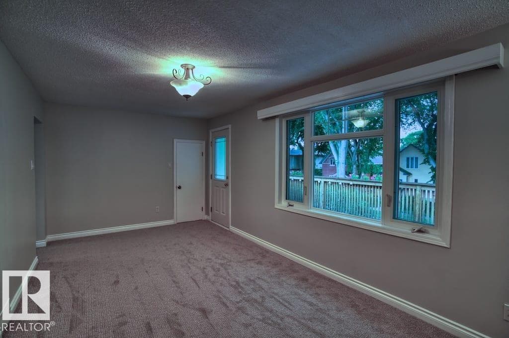 10026 87 AV NW — photo 24 of 44