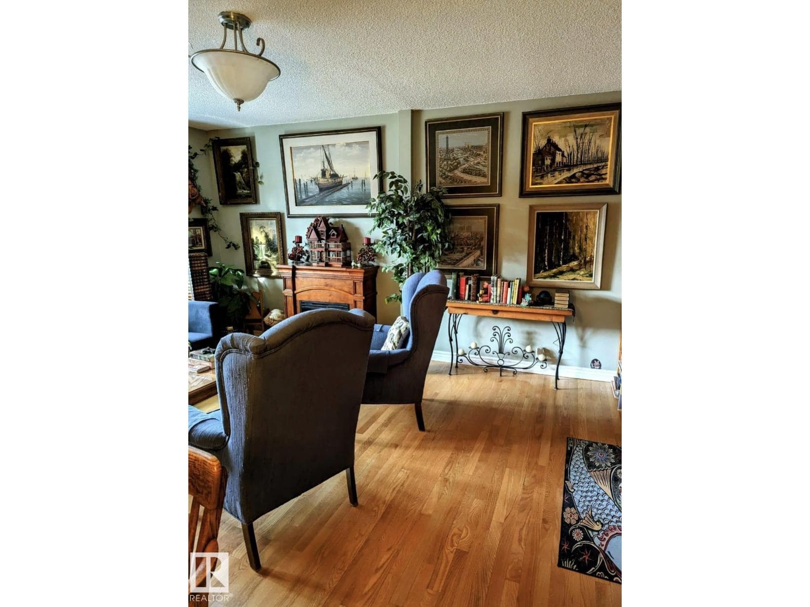 10026 87 AV NW — photo 6 of 44
