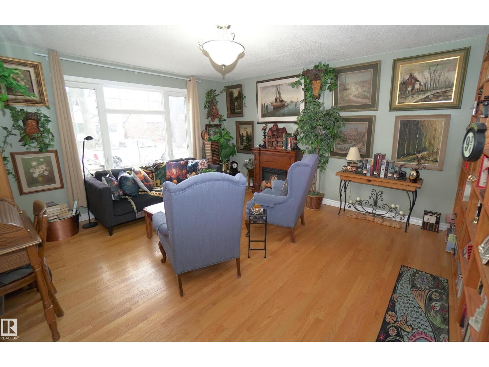 10026 87 AV NW — photo 8 of 44