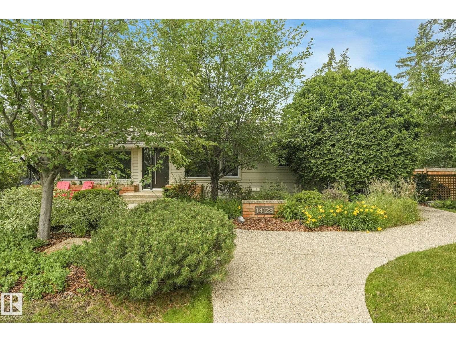 14128 98 AV NW — photo 1 of 74