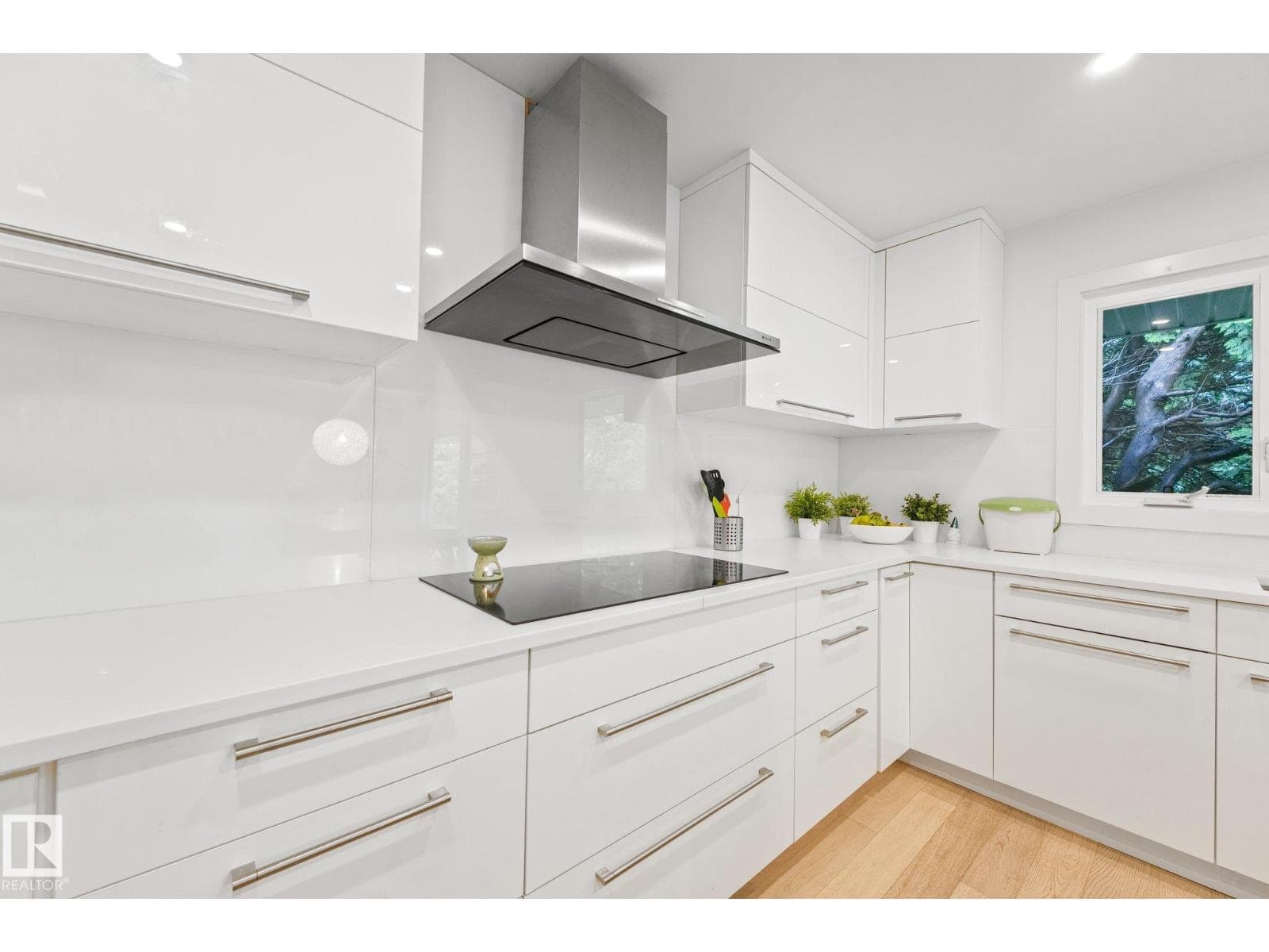 14128 98 AV NW — photo 13 of 74