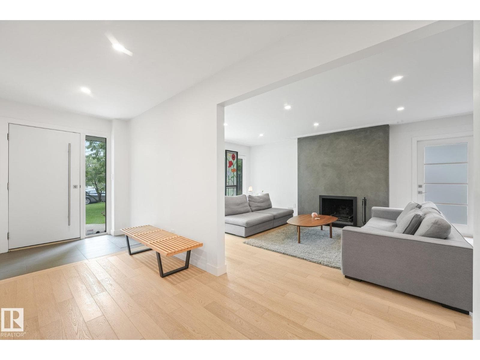 14128 98 AV NW — photo 3 of 74