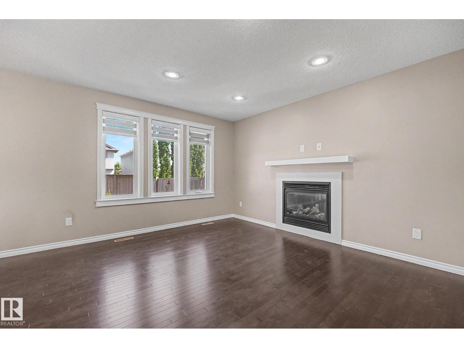 9507 SIMPSON CT NW — photo 6 of 46
