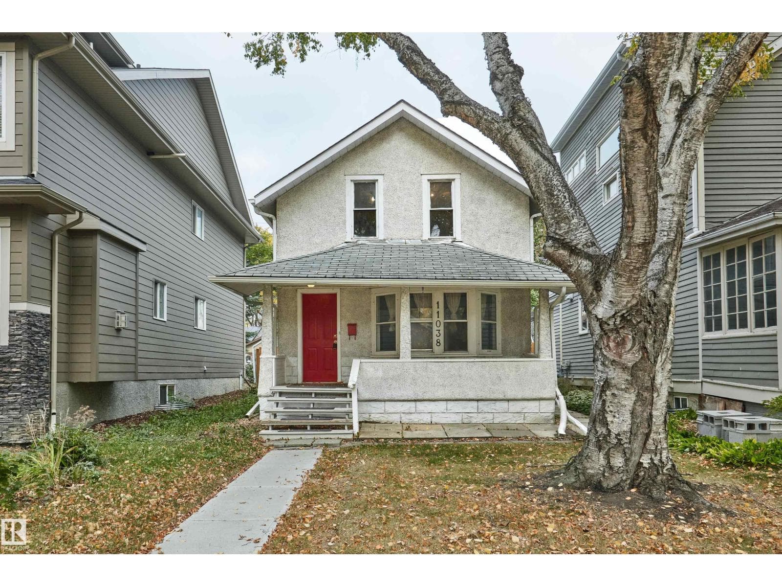 11038 84 AV NW — photo 1 of 31