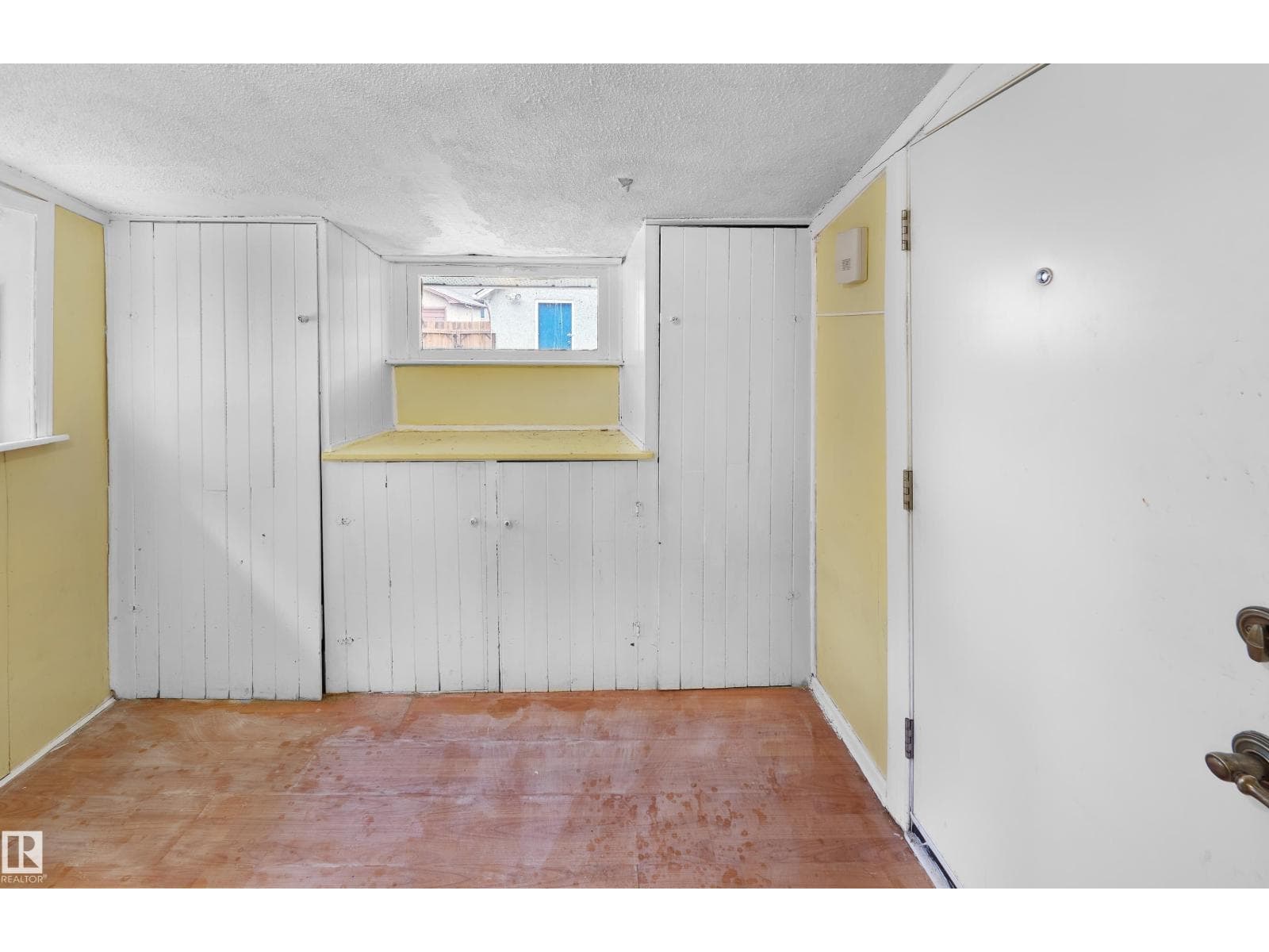 11038 84 AV NW — photo 16 of 31