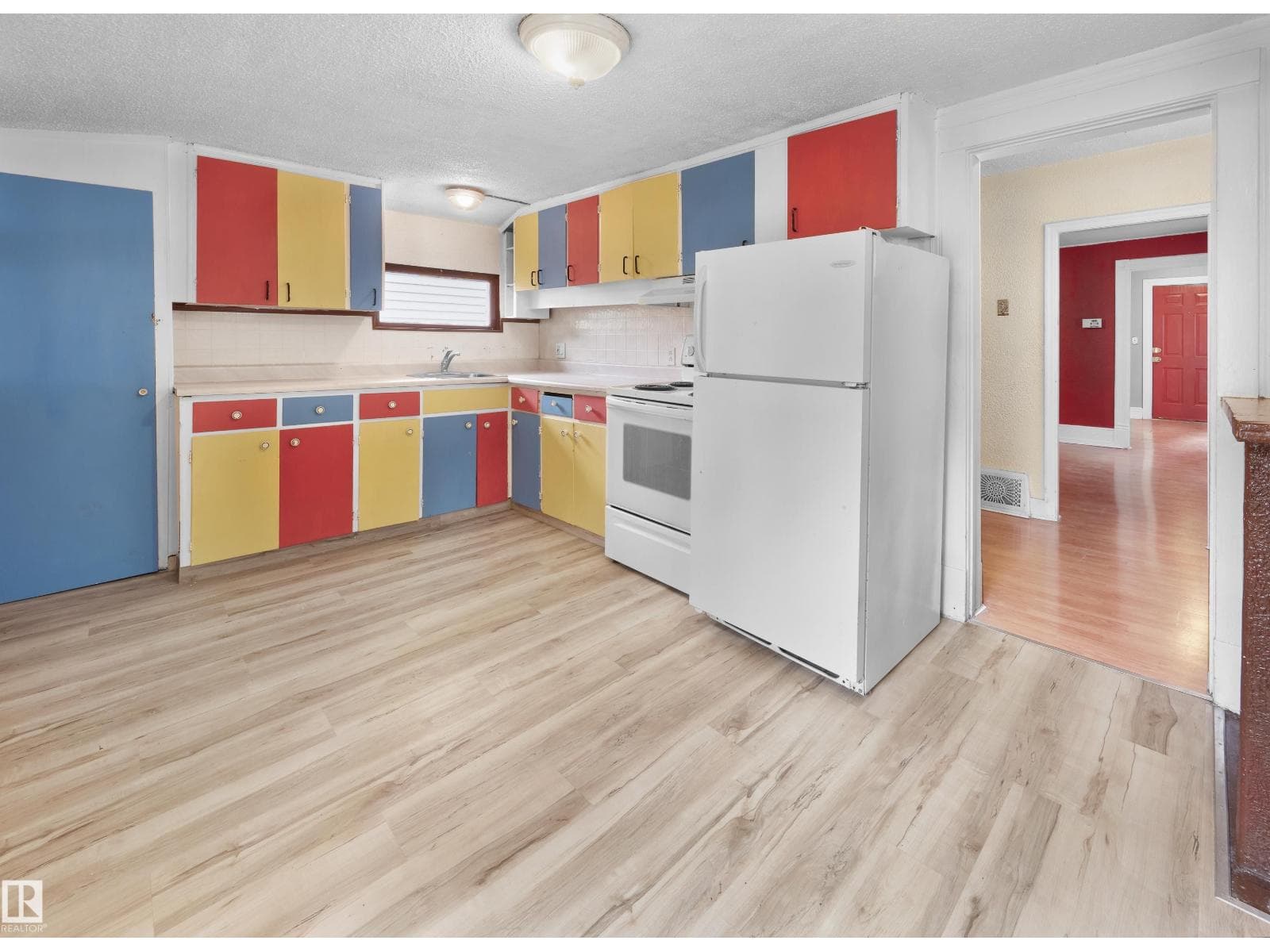 11038 84 AV NW — photo 14 of 31