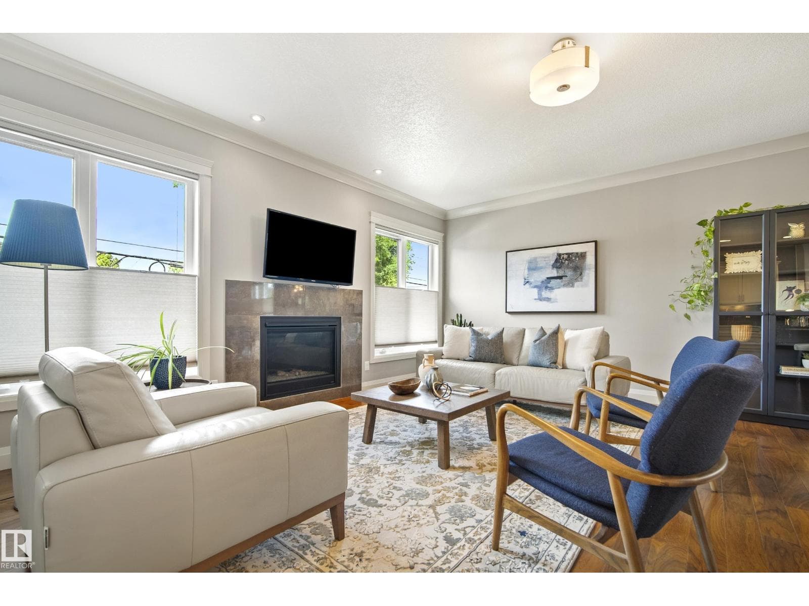 9844 75 AV NW — photo 8 of 45
