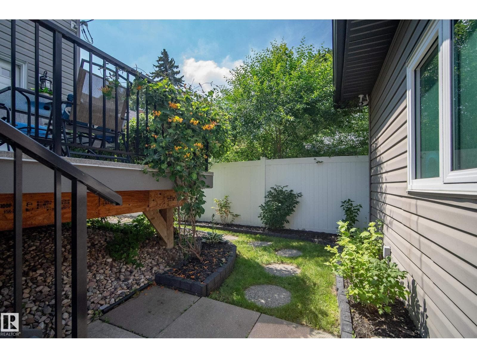 9844 75 AV NW — photo 39 of 45