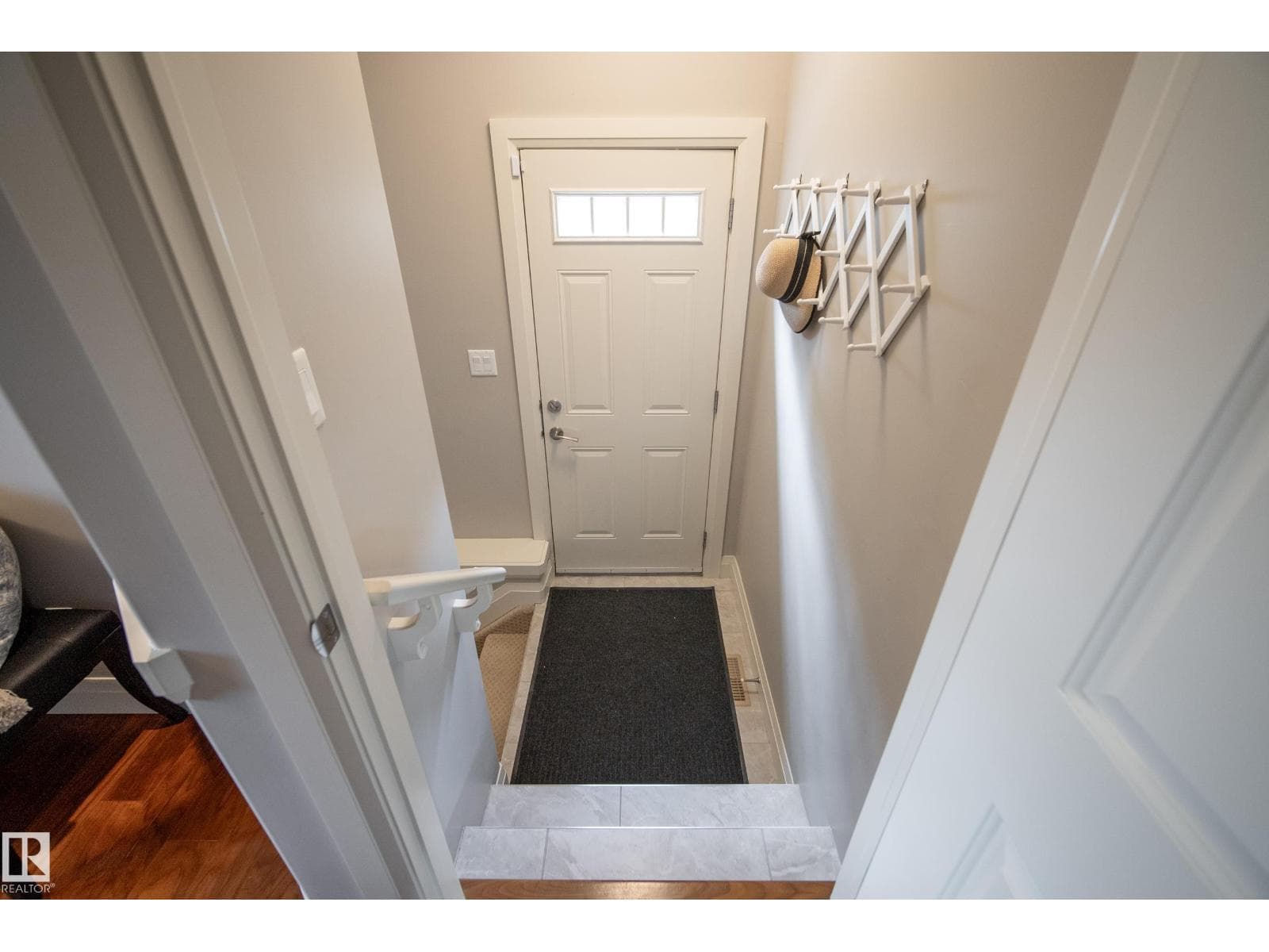 9844 75 AV NW — photo 38 of 45