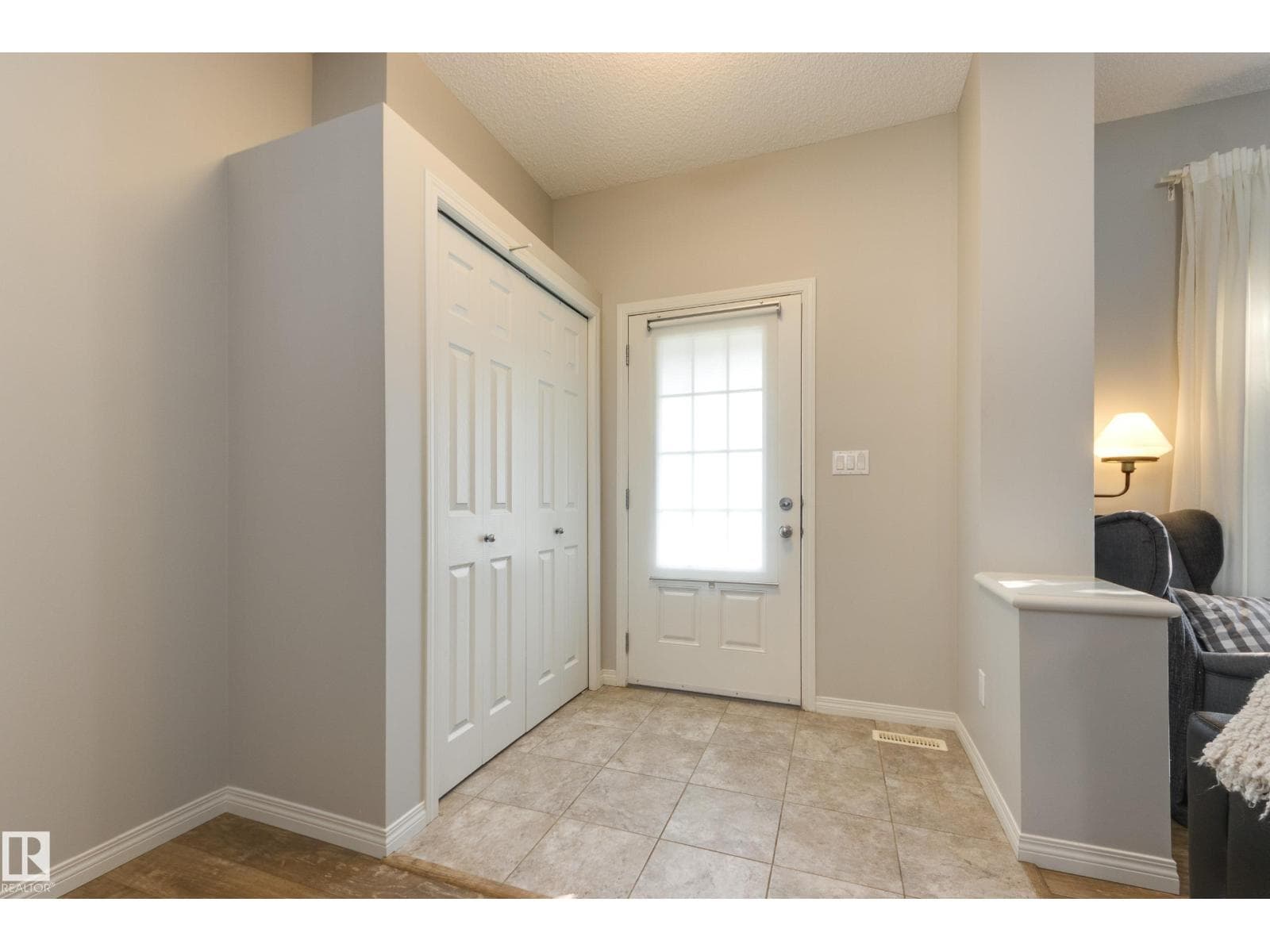 1241 CHAPPELLE BV SW — photo 2 of 44