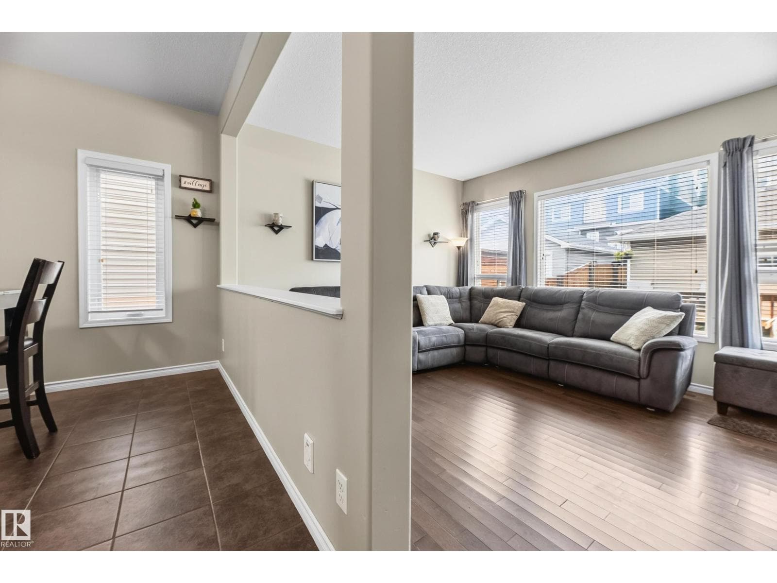 7915 22 AV SW — photo 18 of 62