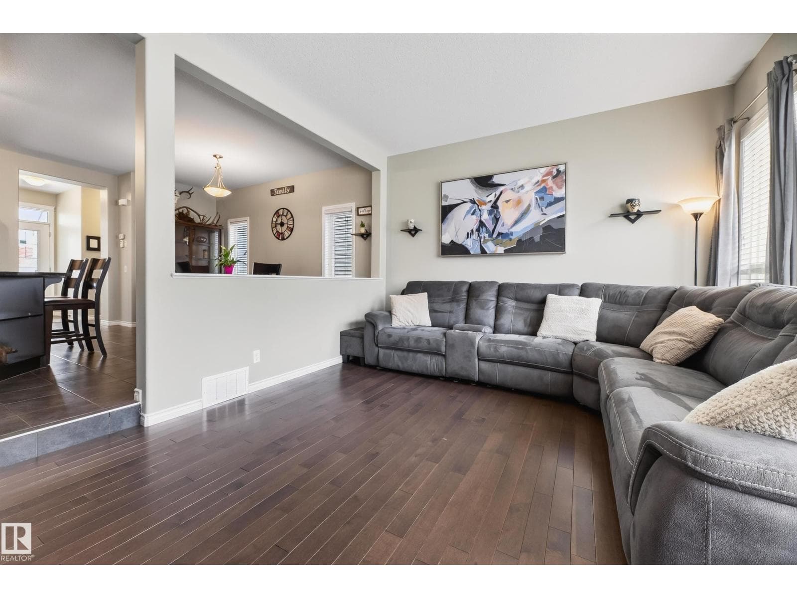 7915 22 AV SW — photo 20 of 62