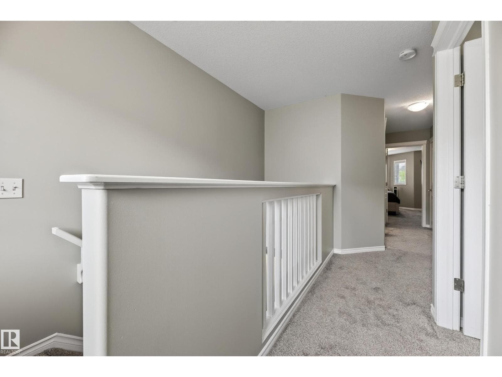 7915 22 AV SW — photo 26 of 62