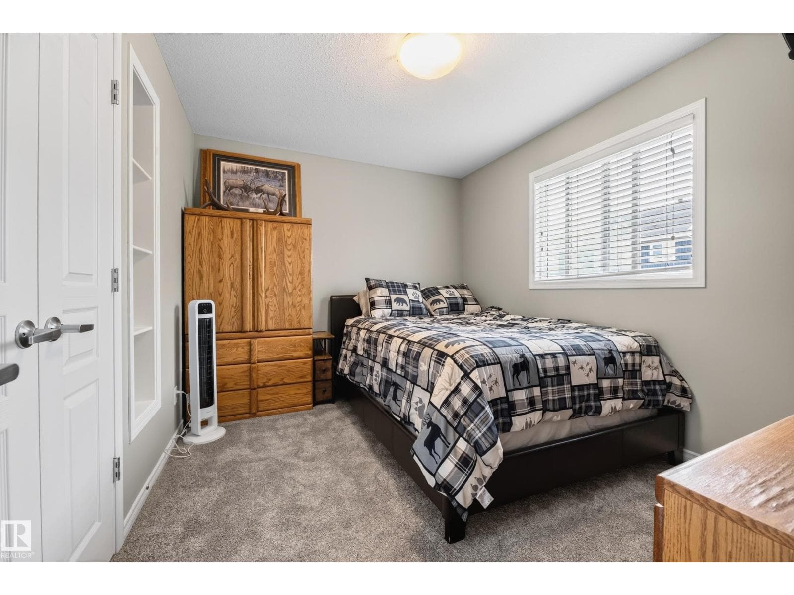 7915 22 AV SW — photo 27 of 62