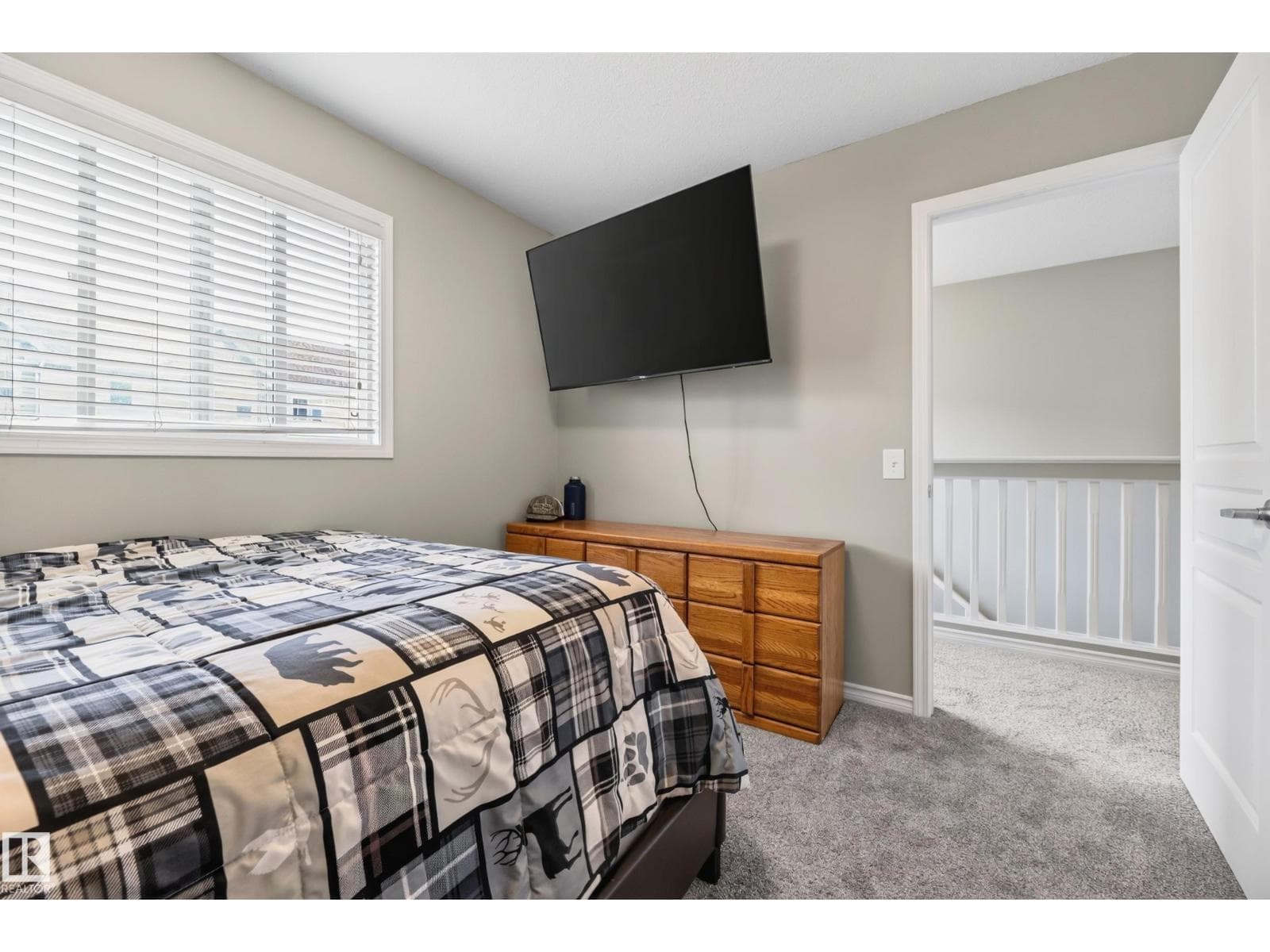 7915 22 AV SW — photo 28 of 62