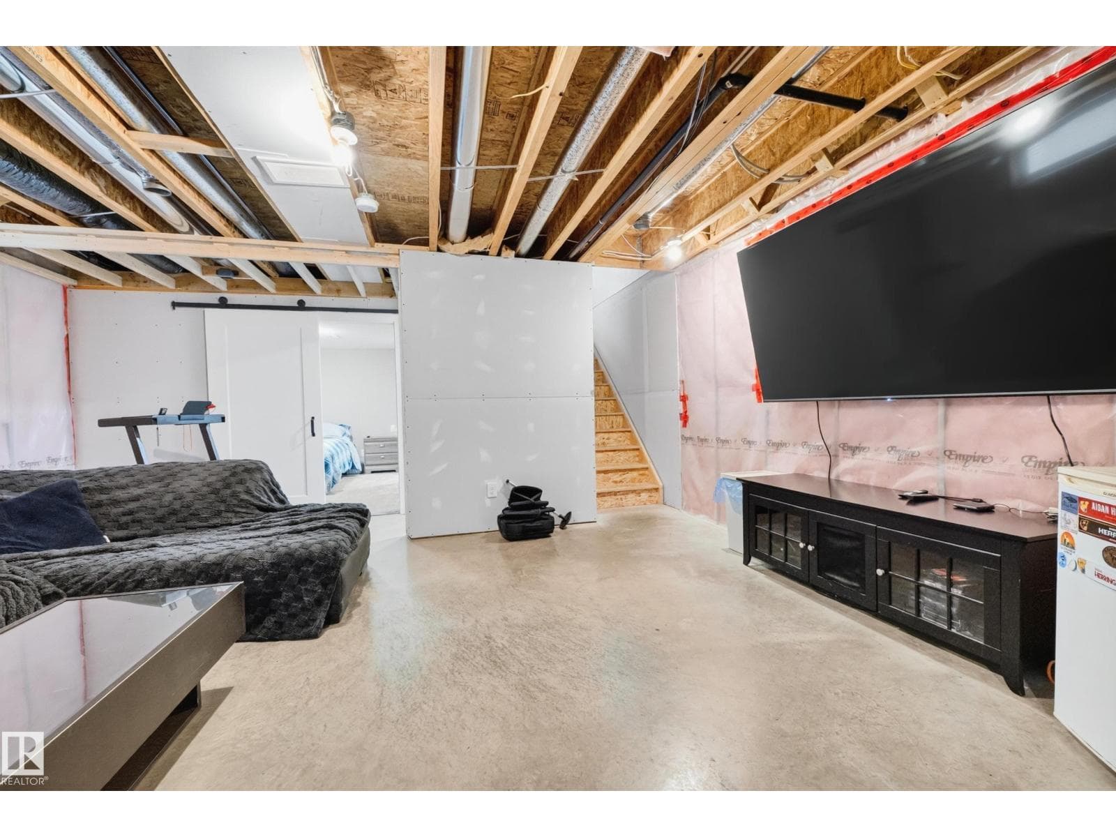 7915 22 AV SW — photo 42 of 62
