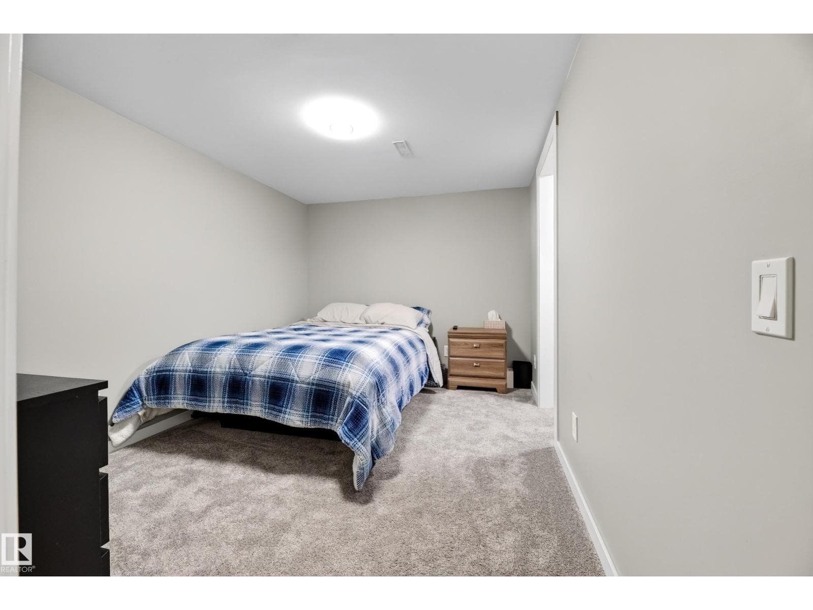 7915 22 AV SW — photo 43 of 62