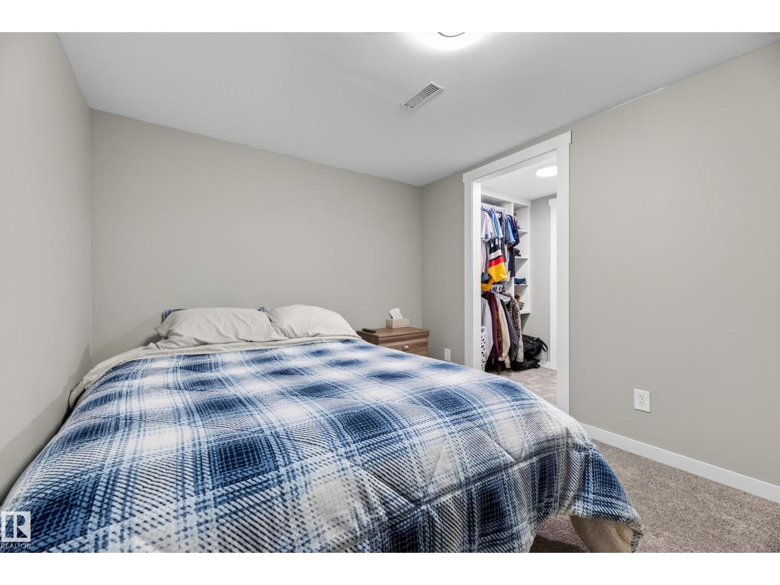 7915 22 AV SW — photo 44 of 62