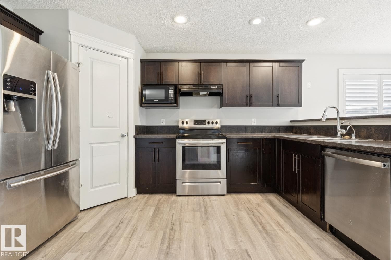 4058 MORRISON WY NW — photo 10 of 40