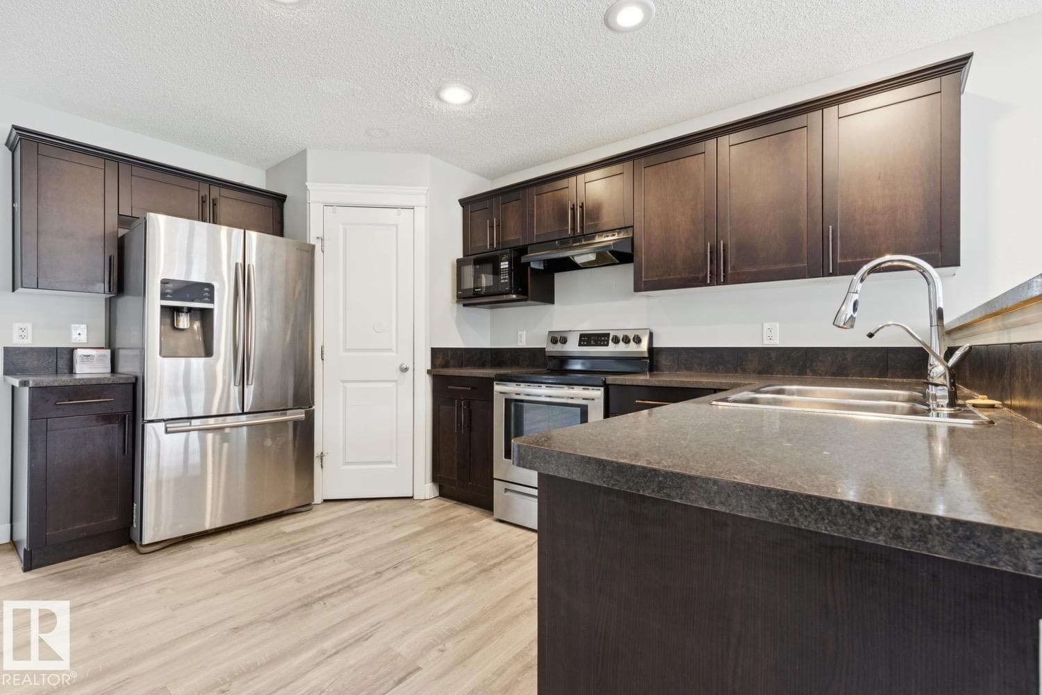 4058 MORRISON WY NW — photo 11 of 40