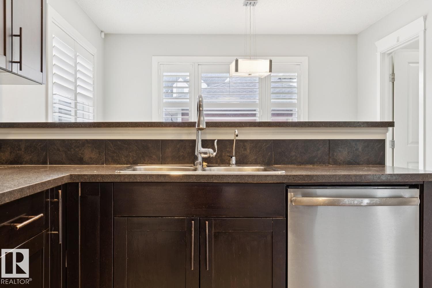 4058 MORRISON WY NW — photo 12 of 40