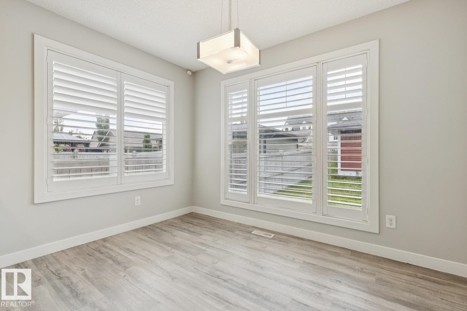 4058 MORRISON WY NW — photo 13 of 40