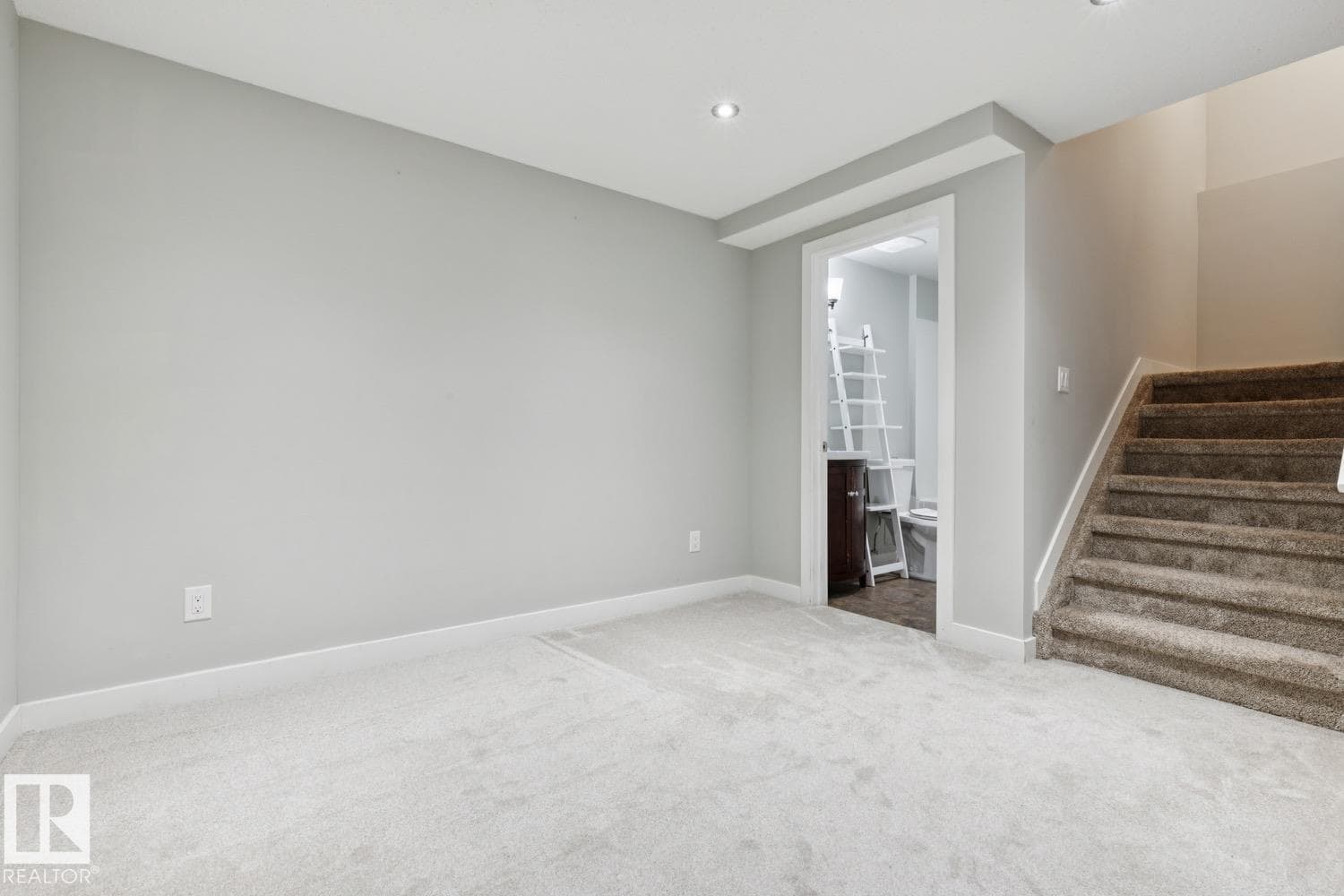 4058 MORRISON WY NW — photo 33 of 40