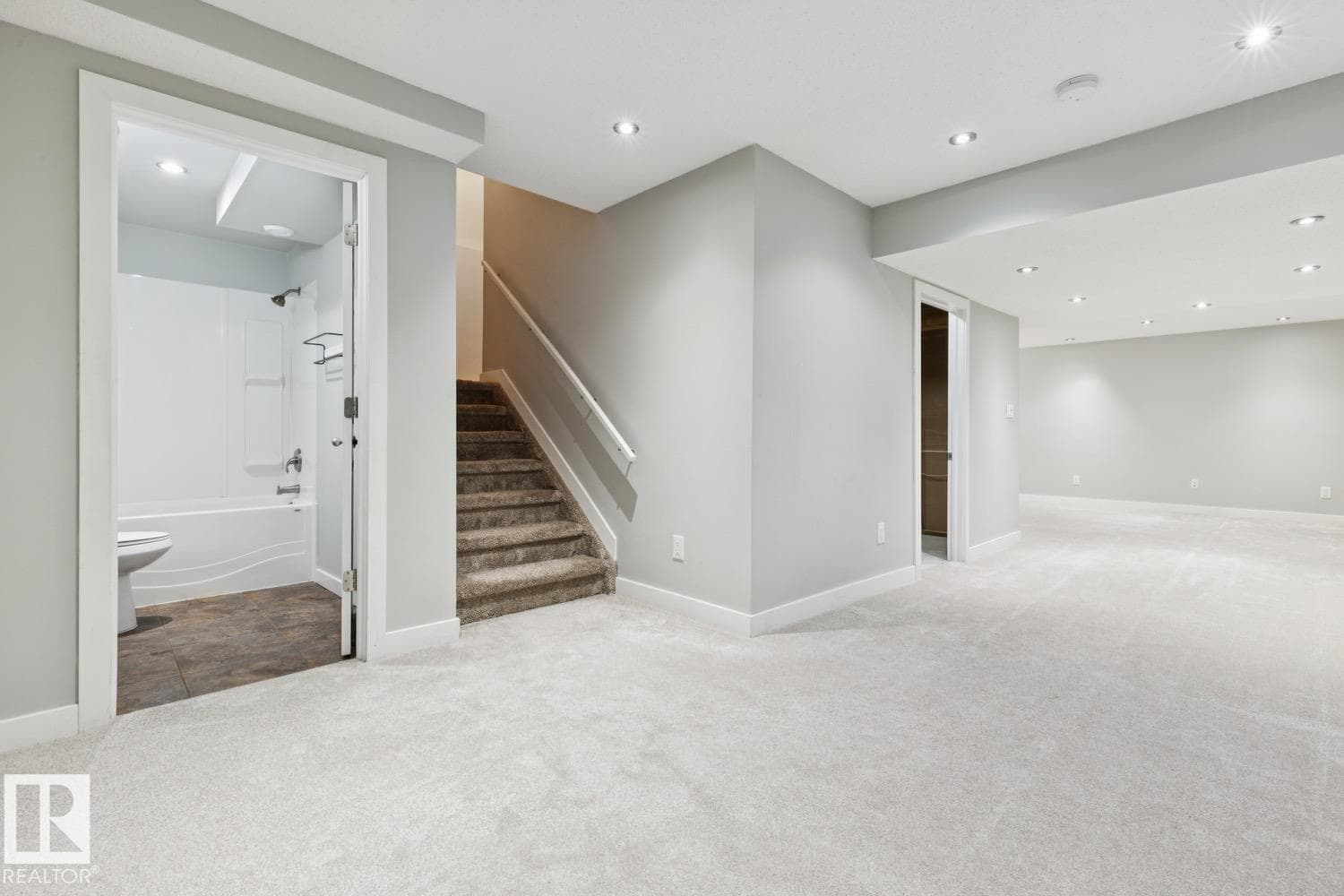 4058 MORRISON WY NW — photo 34 of 40