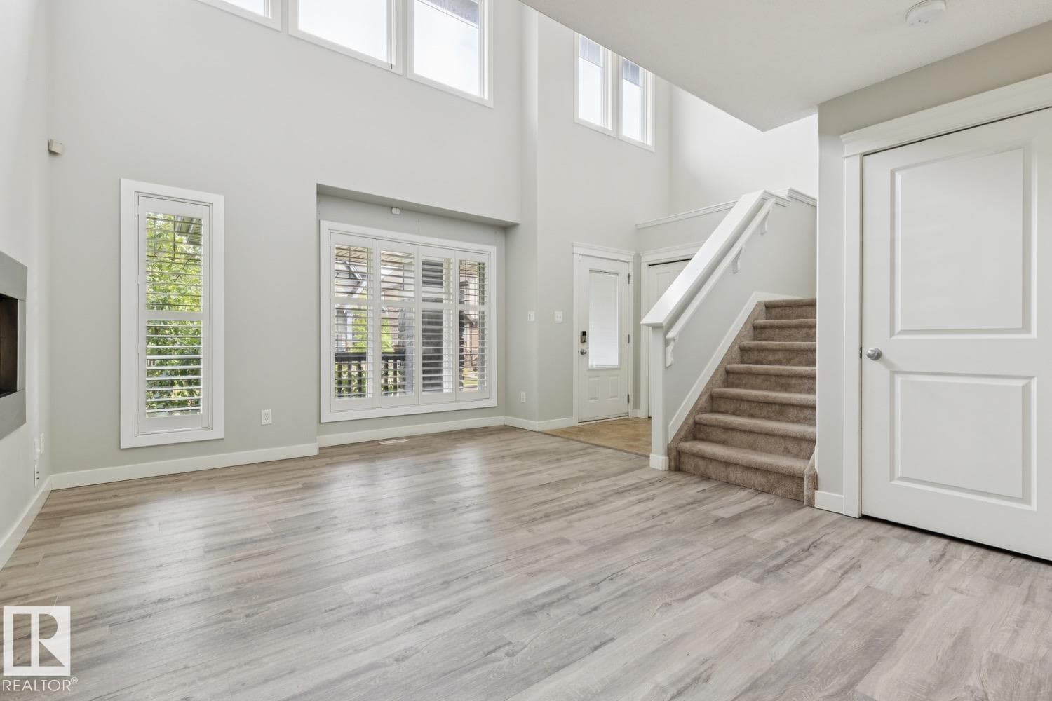 4058 MORRISON WY NW — photo 5 of 40