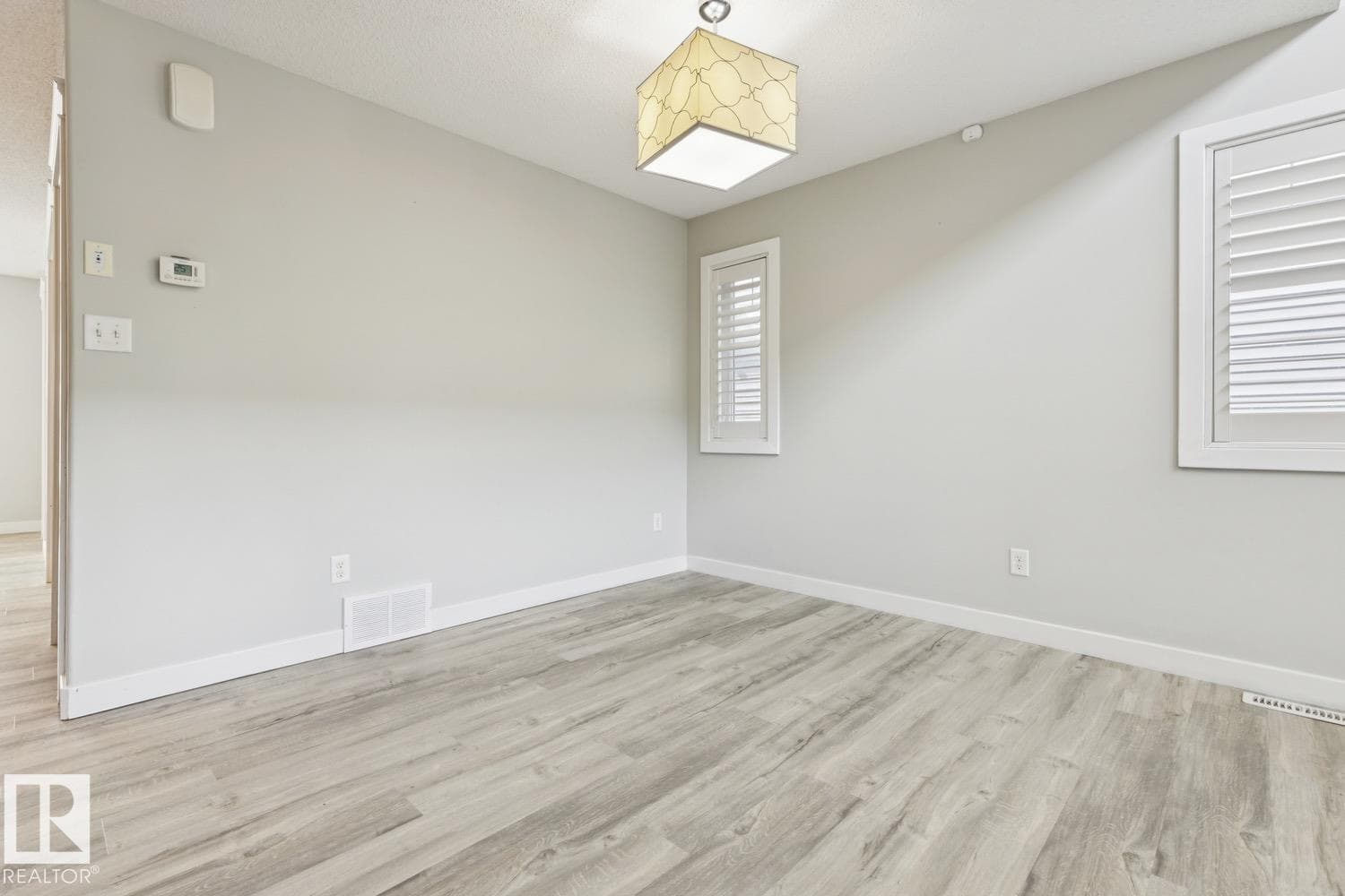 4058 MORRISON WY NW — photo 8 of 40
