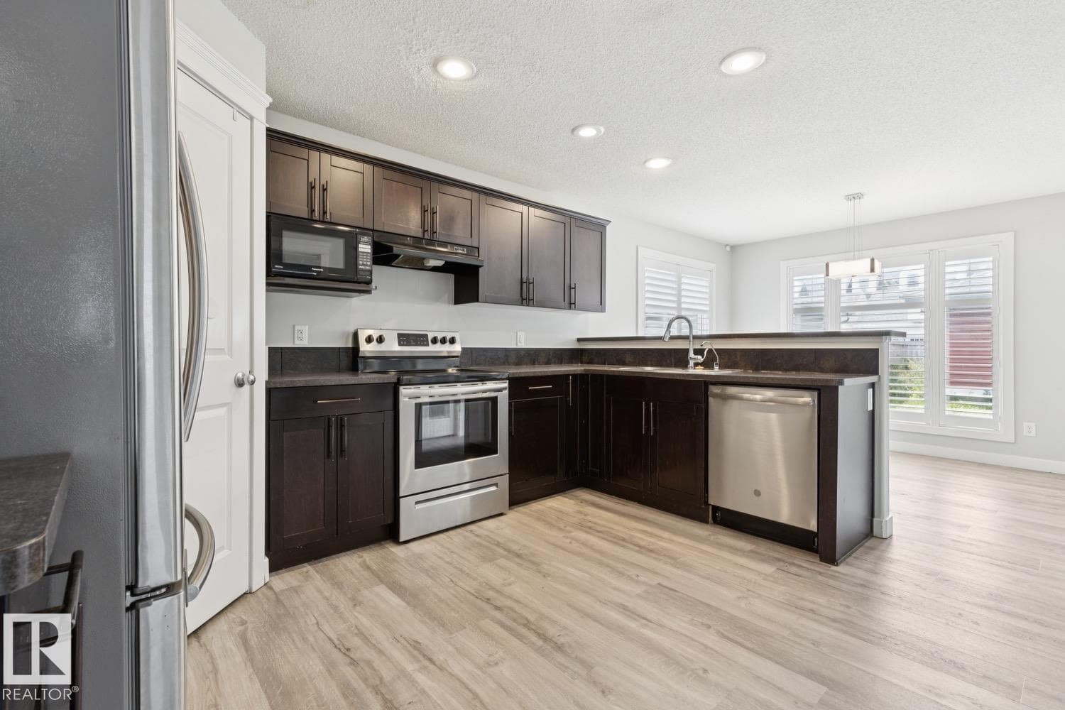 4058 MORRISON WY NW — photo 9 of 40