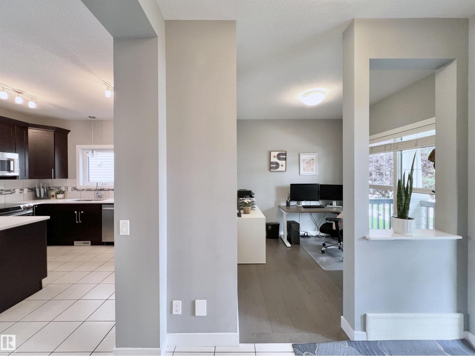 362 CHAPPELLE DR SW — photo 11 of 58
