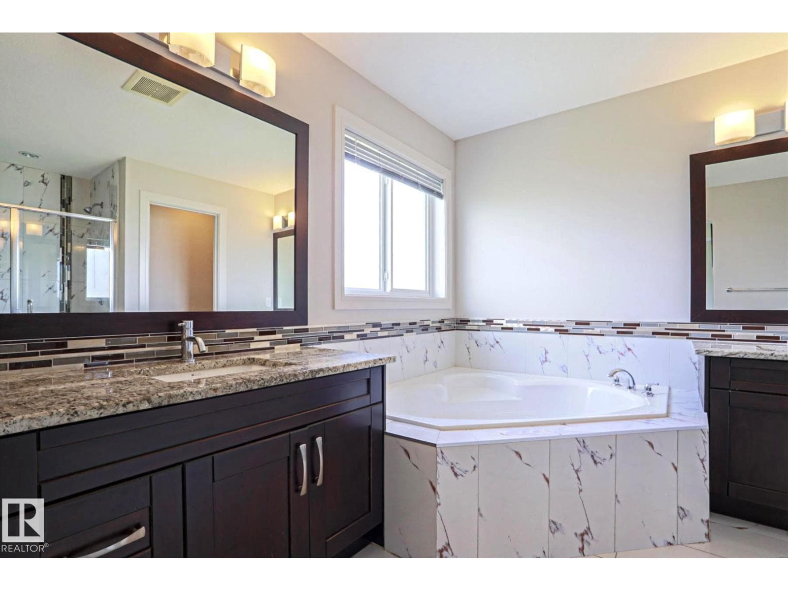 4642 CHARLES WY SW — photo 20 of 39