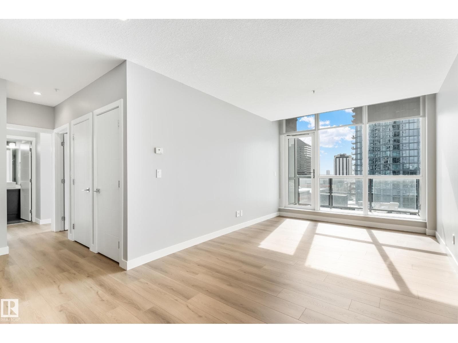 #910 10238 103 ST NW — photo 11 of 40