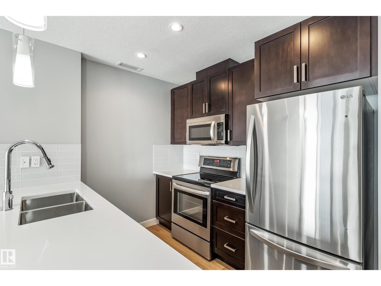 #910 10238 103 ST NW — photo 8 of 40