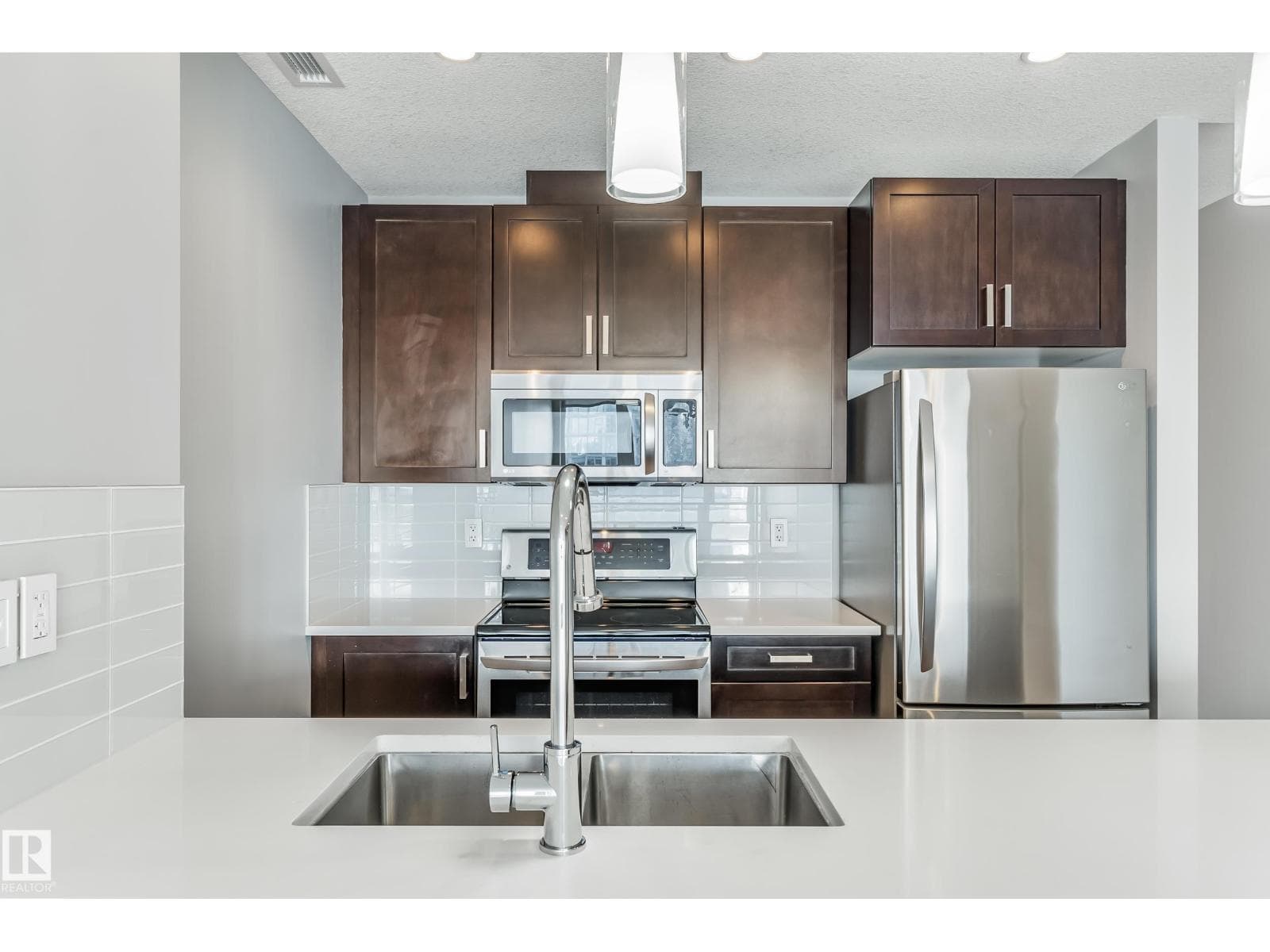 #910 10238 103 ST NW — photo 9 of 40