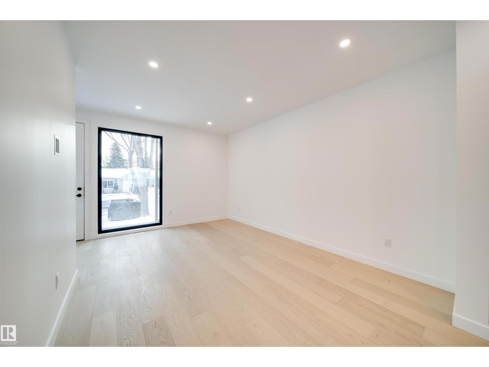 7538 80 AV NW — photo 11 of 40