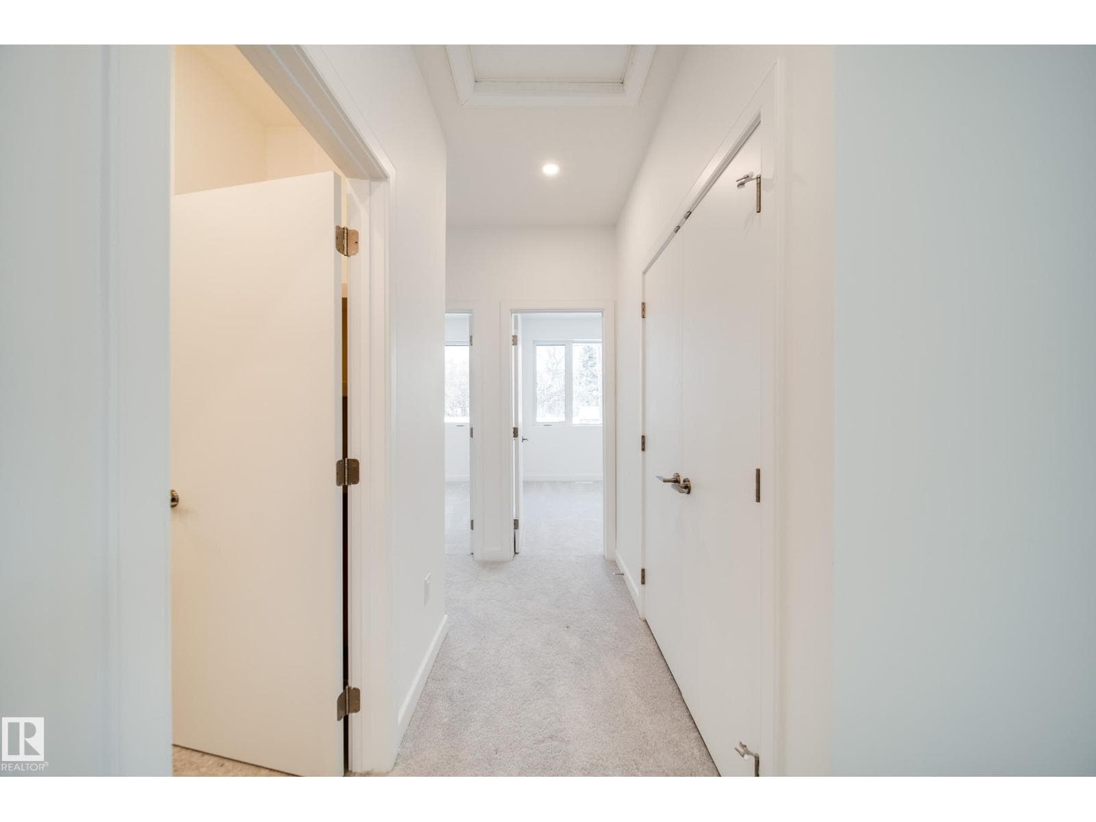 7538 80 AV NW — photo 14 of 40