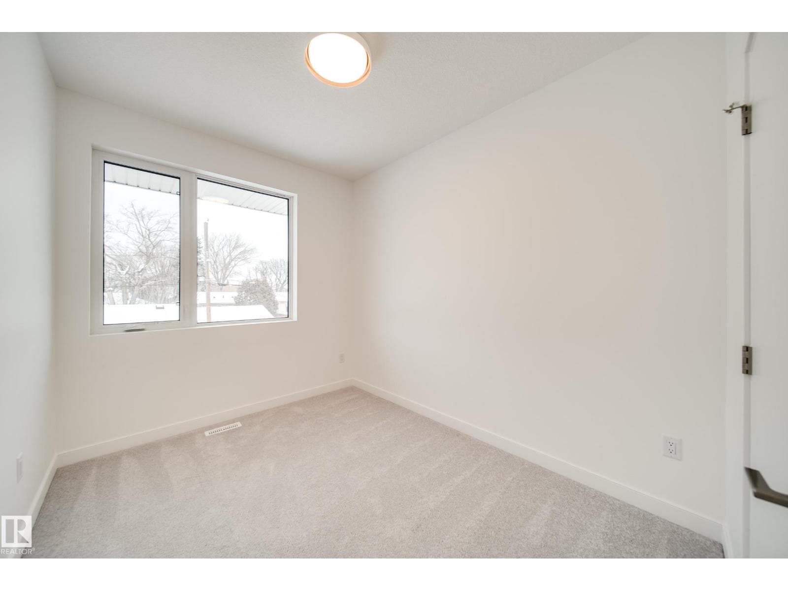 7538 80 AV NW — photo 17 of 40