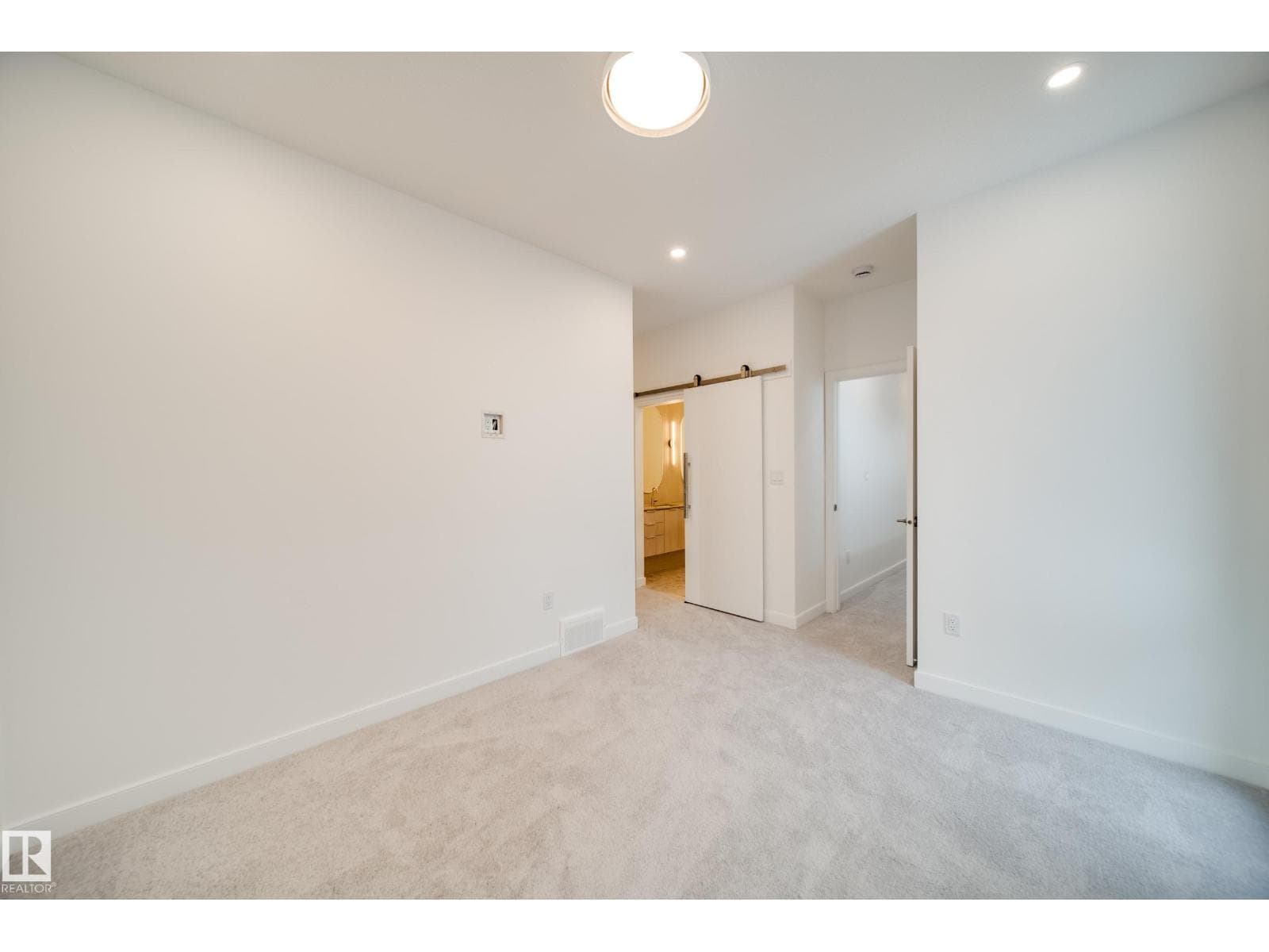 7538 80 AV NW — photo 23 of 40