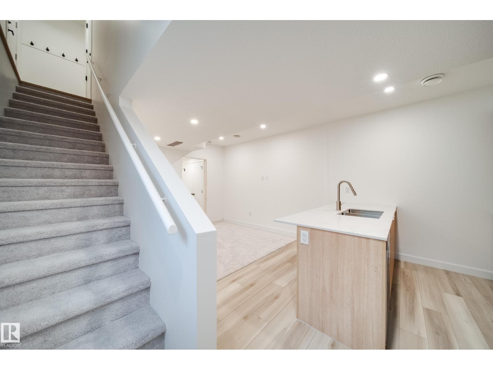 7538 80 AV NW — photo 35 of 40