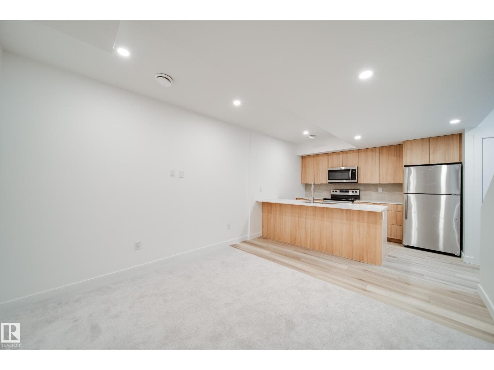 7538 80 AV NW — photo 38 of 40