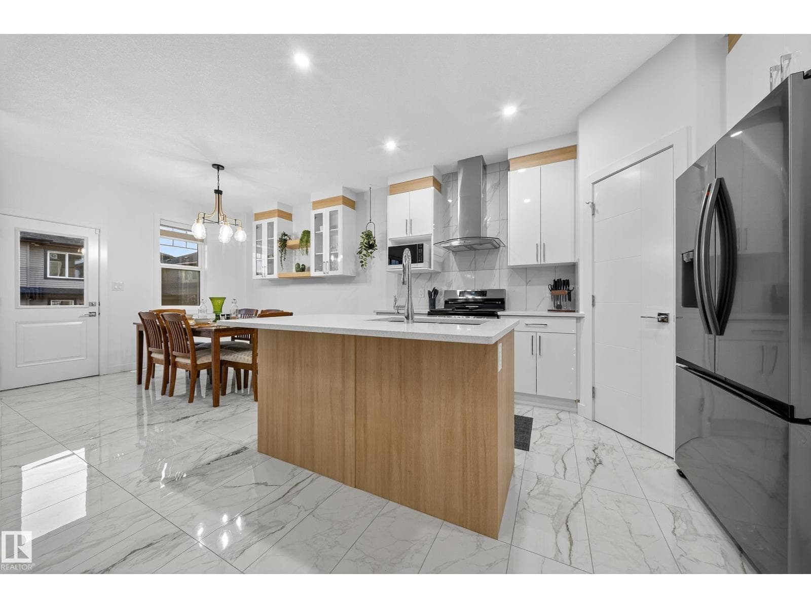 3605 41 AV — photo 13 of 28