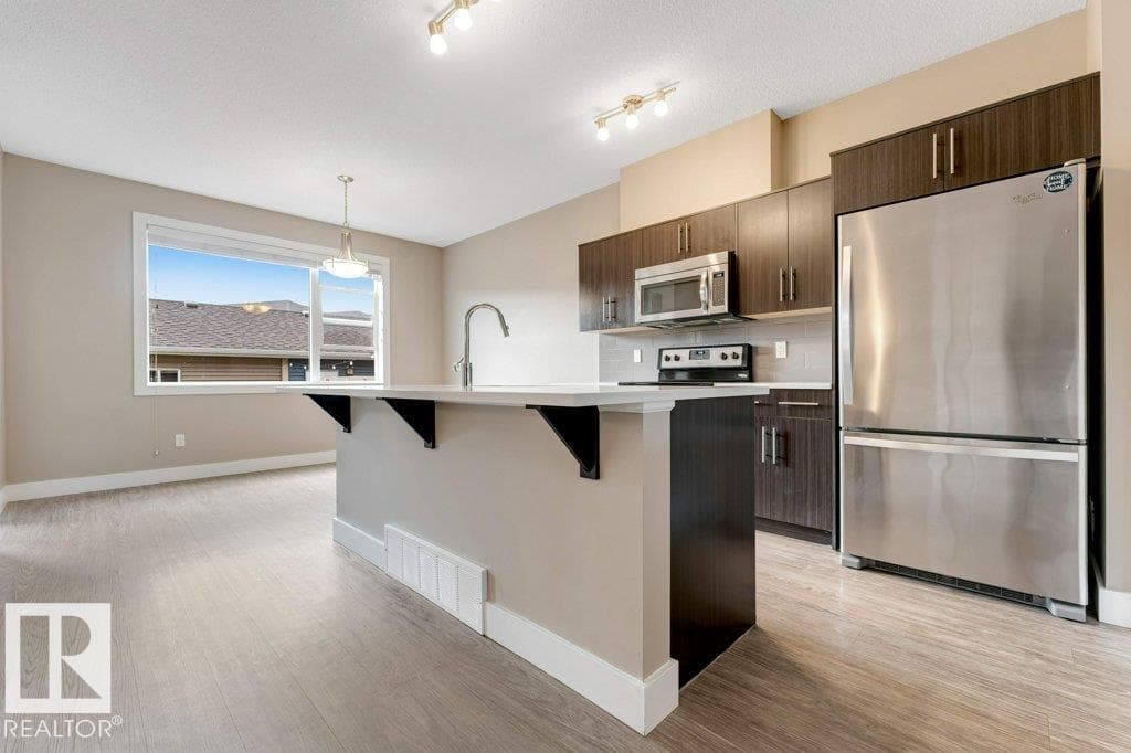 2122 24 ST NW — photo 4 of 46
