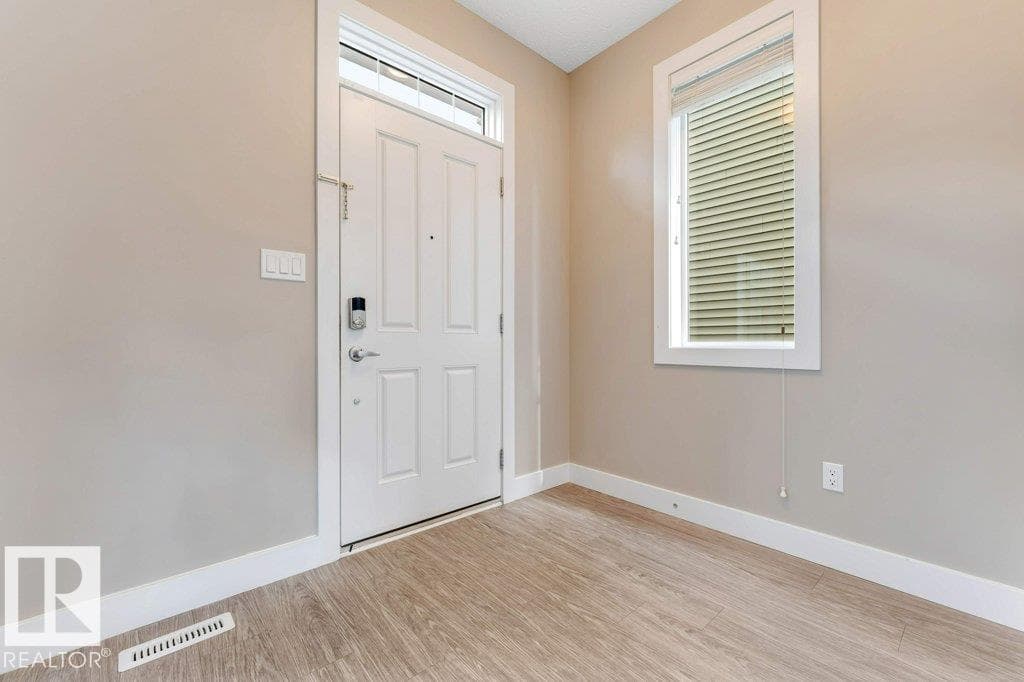 2122 24 ST NW — photo 36 of 46