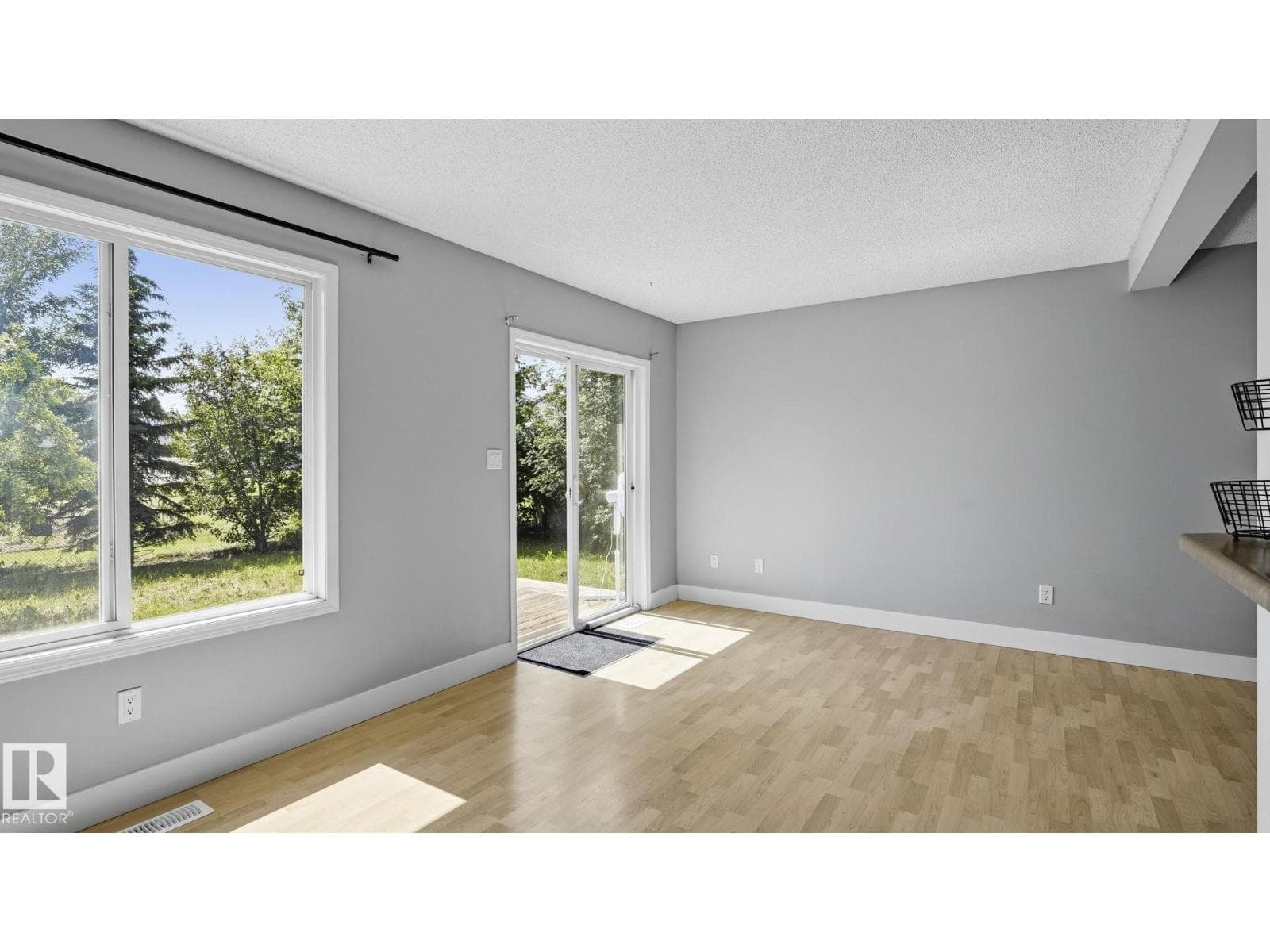 5507 163 AV NW — photo 10 of 29