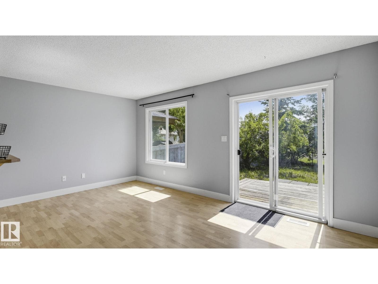 5507 163 AV NW — photo 12 of 29