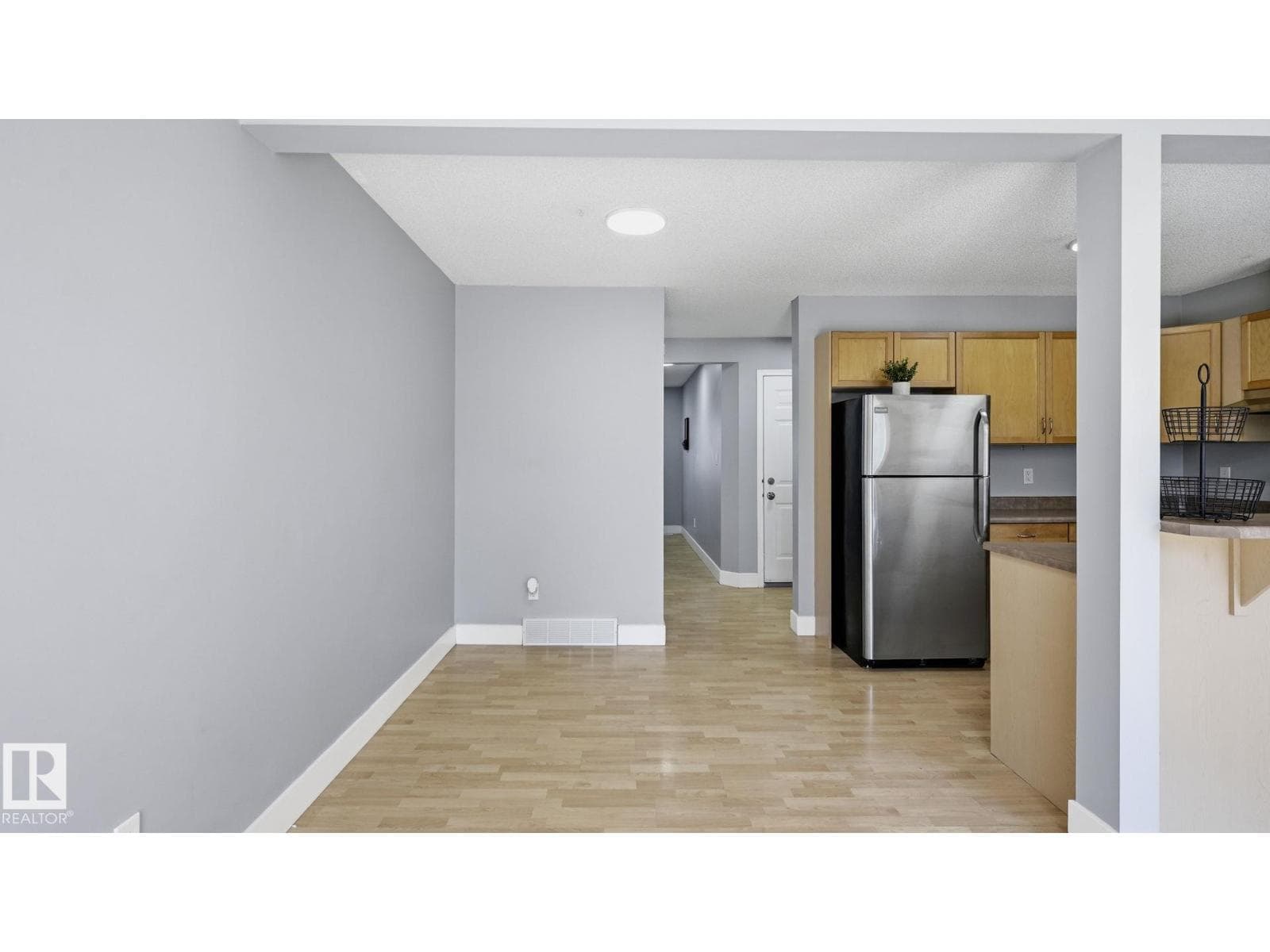 5507 163 AV NW — photo 14 of 29